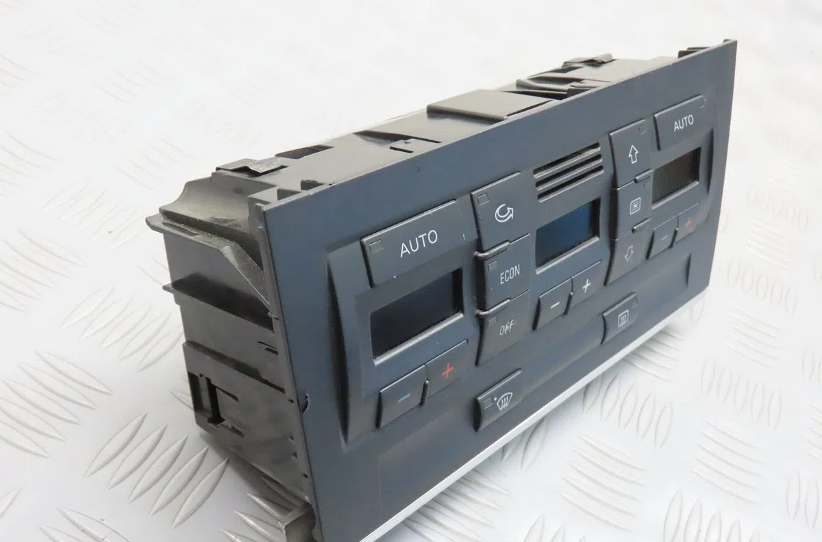 Commande de chauffage Audi A4 B7 (8EC) 1.9 tdi (2004-2008) 4 portes occasion