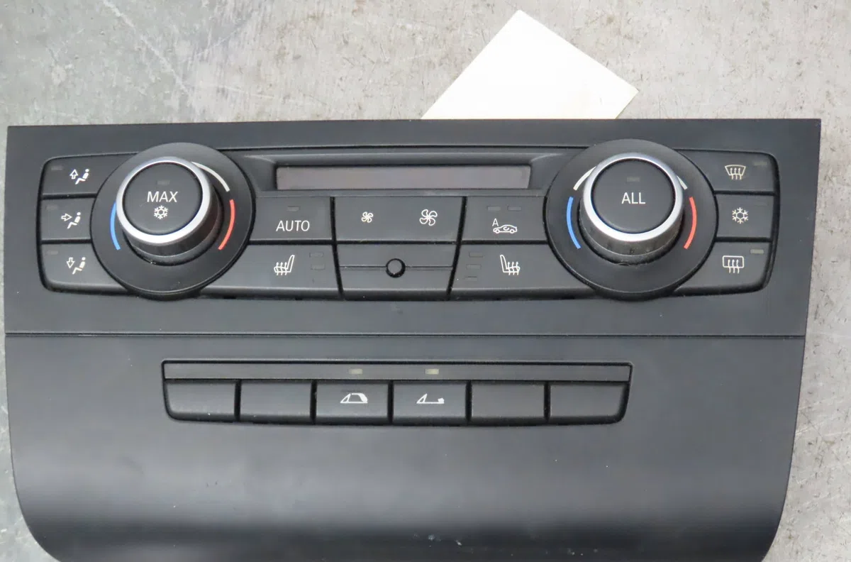 Commande de chauffage BMW SERIE 1 E88 2012 occasion