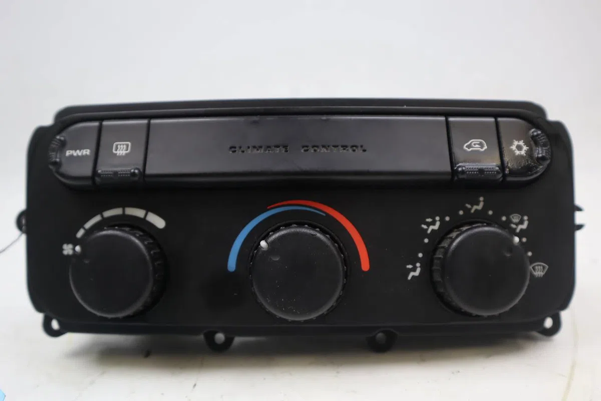 Commande de chauffage Chrysler VOYAGER IV (RG, RS) 2.5 crd (2000-2008) occasion