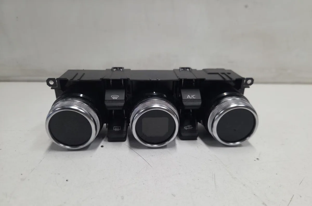 Commande de chauffage DACIA DUSTER 2 PHASE 1 occasion