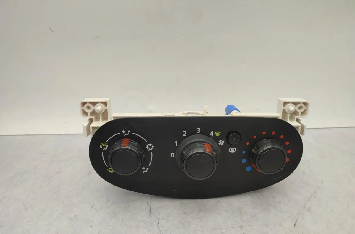 Commande de chauffage DACIA LOGAN MCV 2 PHASE 1 BREAK occasion