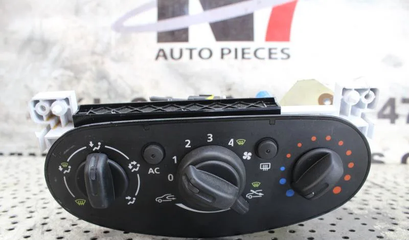 Commande de chauffage DACIA SANDERO 1 occasion