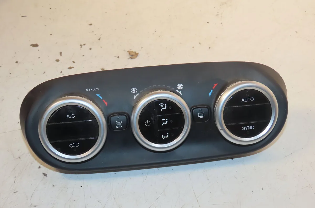 Commande de chauffage Fiat 500X (334_) 1.6 d multijet (334axa1b, 334axa11) (2014) occasion