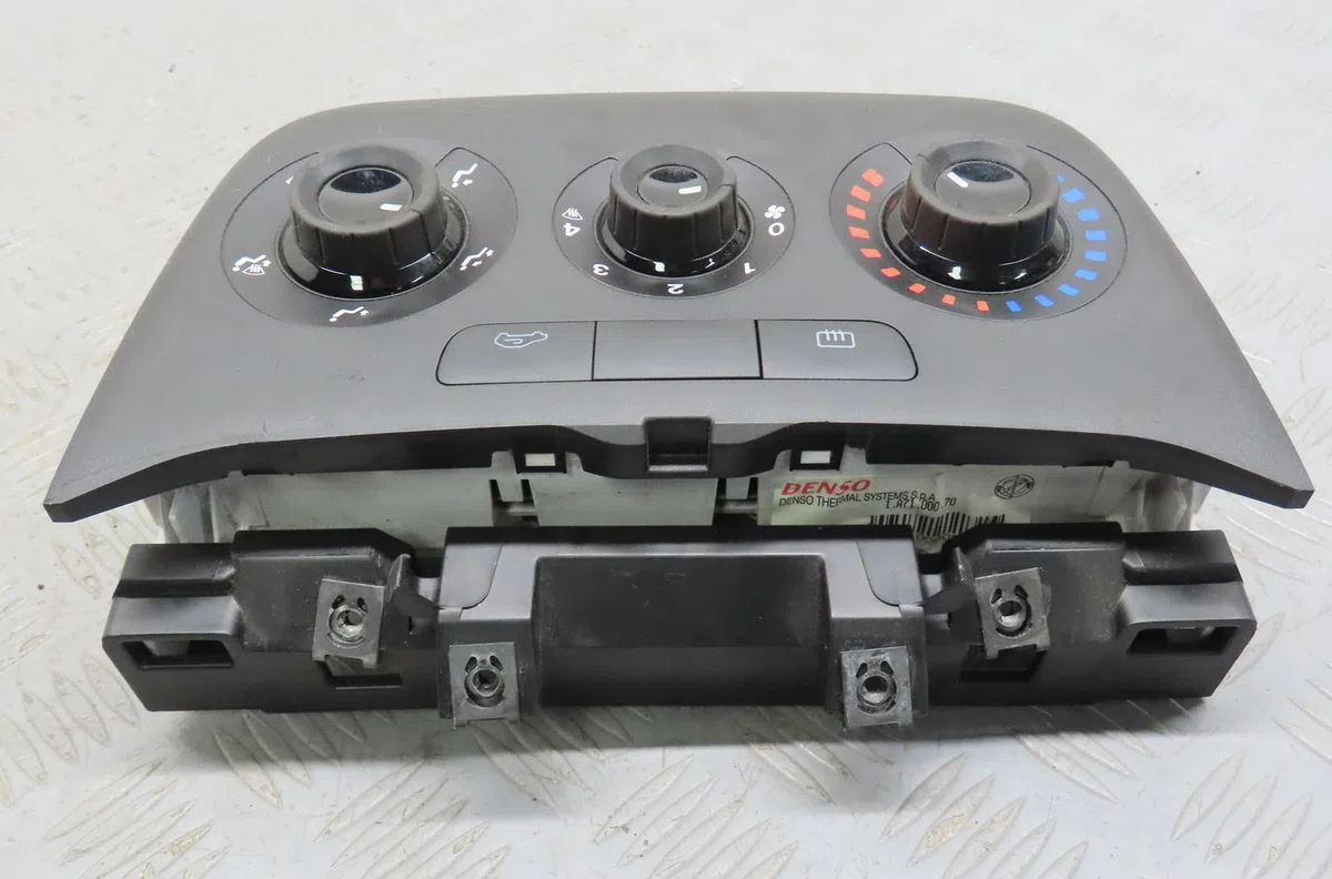 Commande de chauffage Fiat PUNTO EVO (199_) 1.3 d multijet (199axc1a, 199bxc1a, 199axt1a, 199bxt1a) (2009-2012) 3 portes