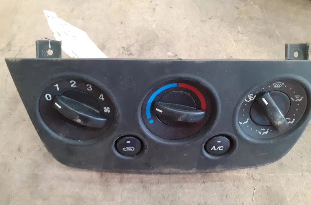 Commande de chauffage Ford FIESTA V (JH_, JD_) 1.6 tdci (2004-2008) occasion
