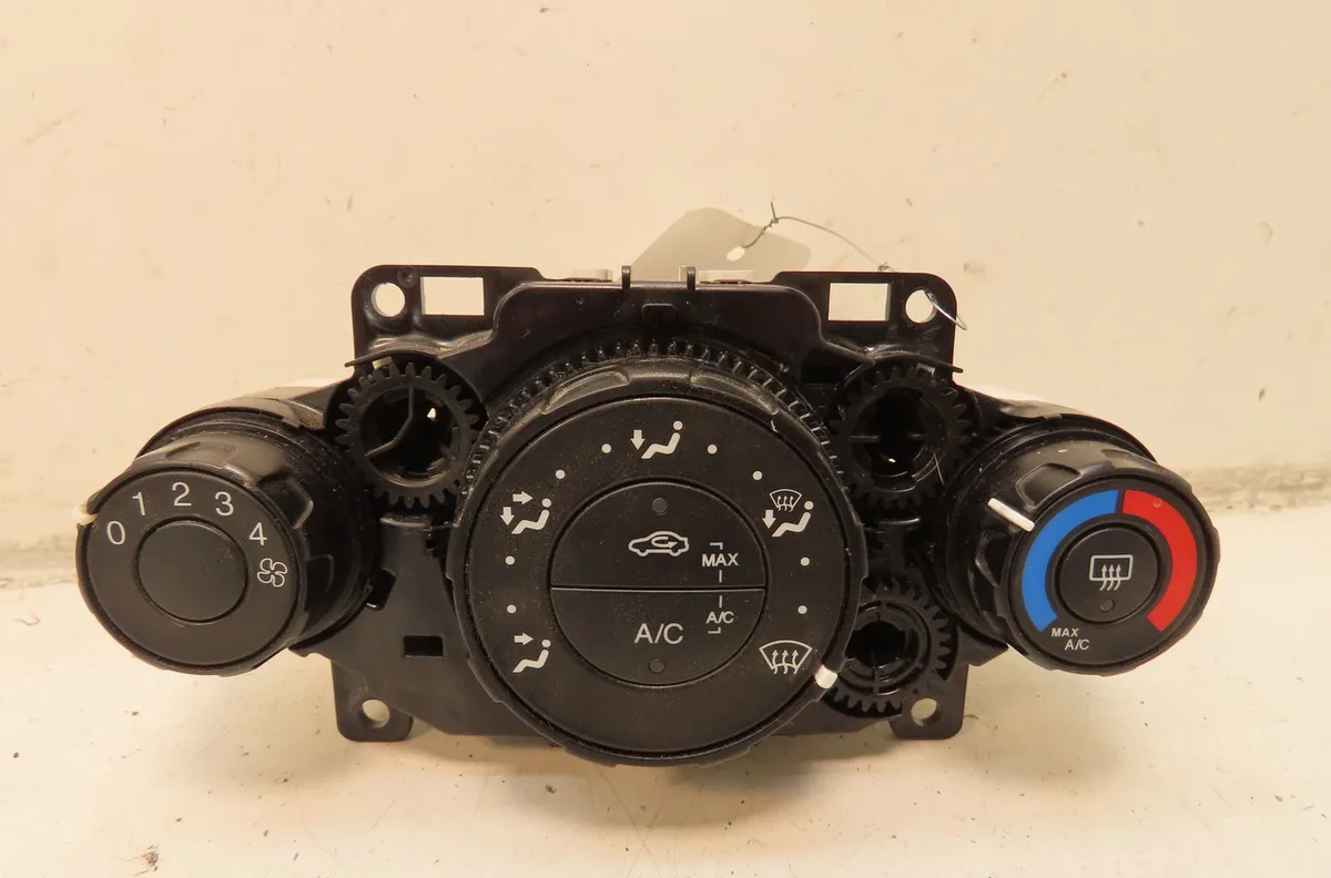 Commande de chauffage Ford FIESTA VI (CB1, CCN) 1.0 ecoboost (2013) occasion