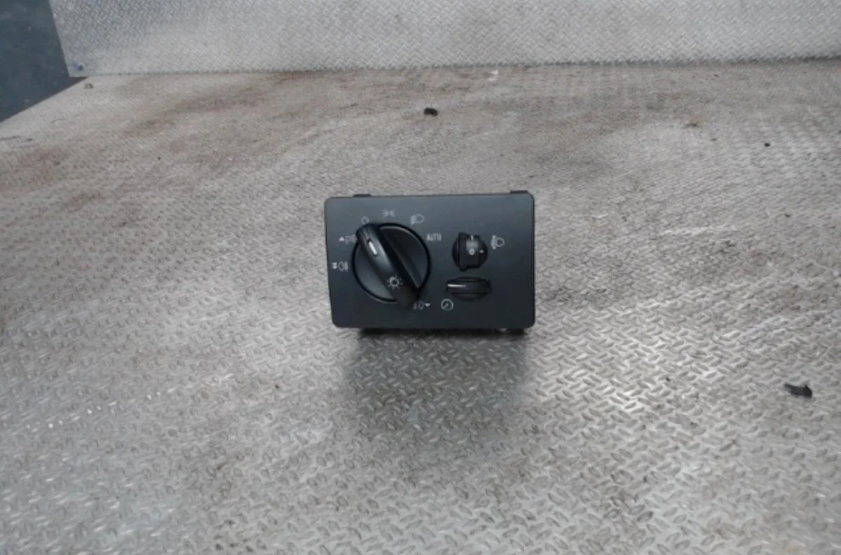 Commande de chauffage FORD FOCUS 2 PHASE 2 BREAK occasion
