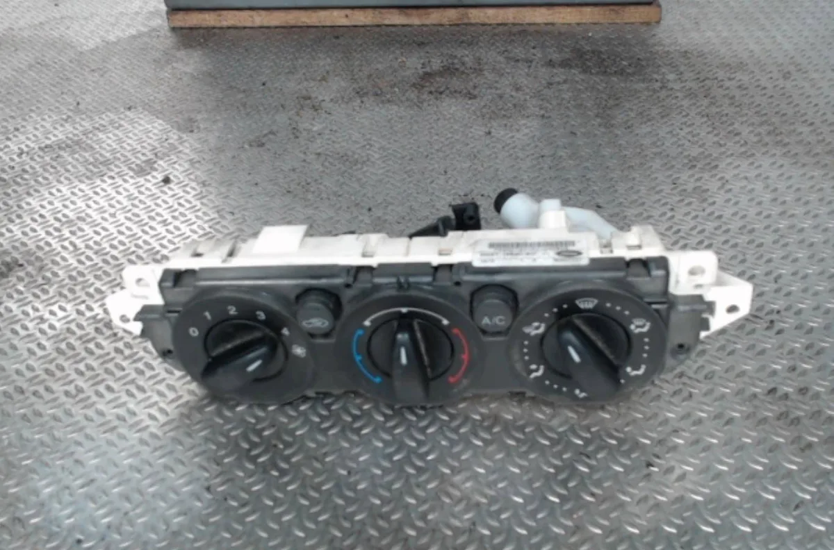 Commande de chauffage Ford FOCUS C-MAX (DM2) 1.6 tdci (2003-2007) occasion