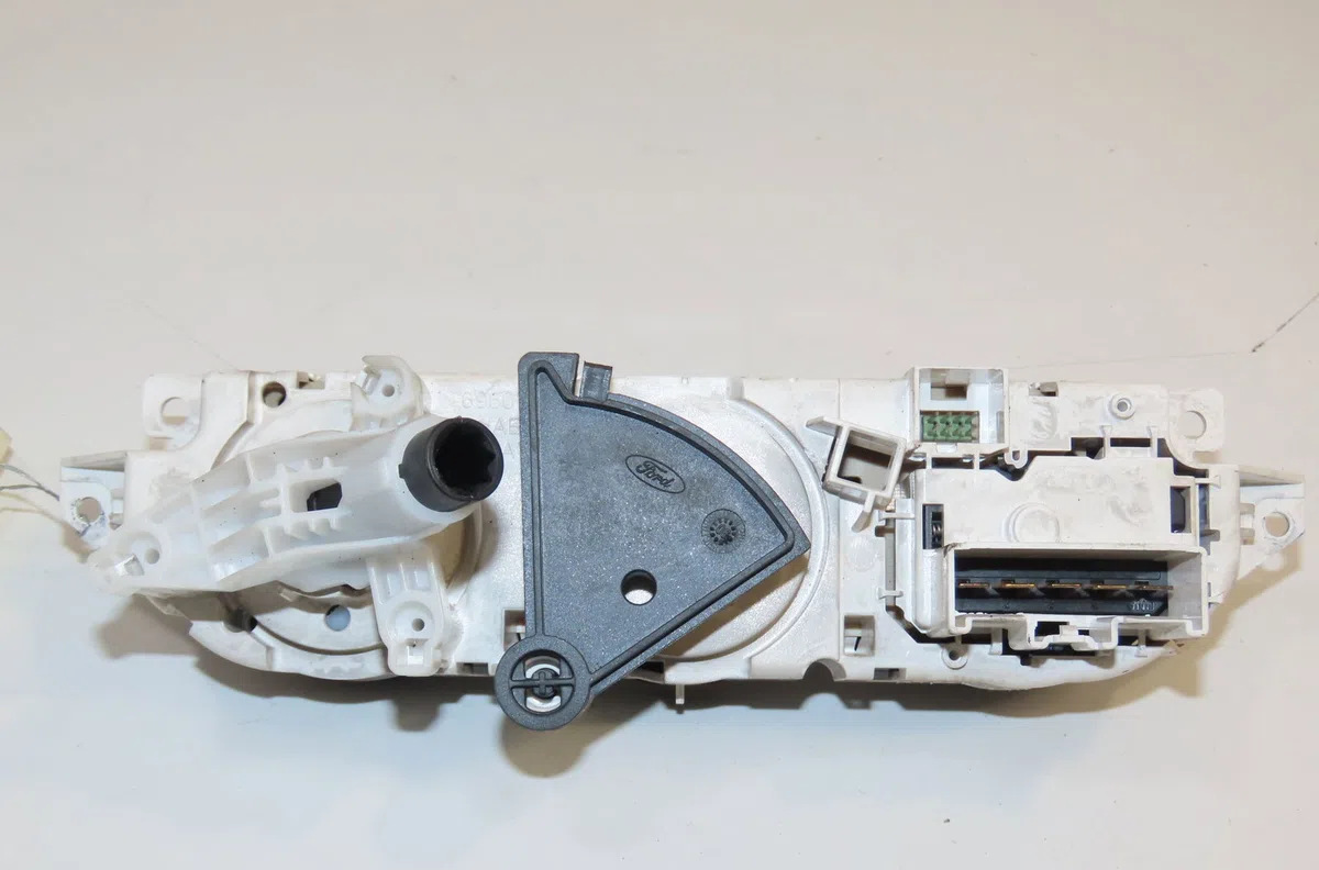 Commande de chauffage Ford FOCUS C-MAX (DM2) 1.8 tdci (2005-2007) 5 portes occasion