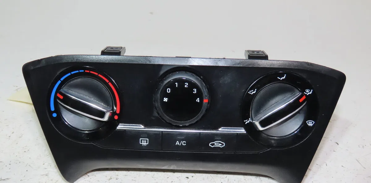 Commande de chauffage Hyundai I20 II (GB, IB) 1.0 t-gdi (2016) occasion