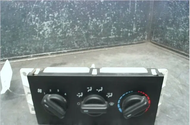 Commande de chauffage Jeep CHEROKEE (XJ) 2.5 td 4x4 (1988-2001) occasion
