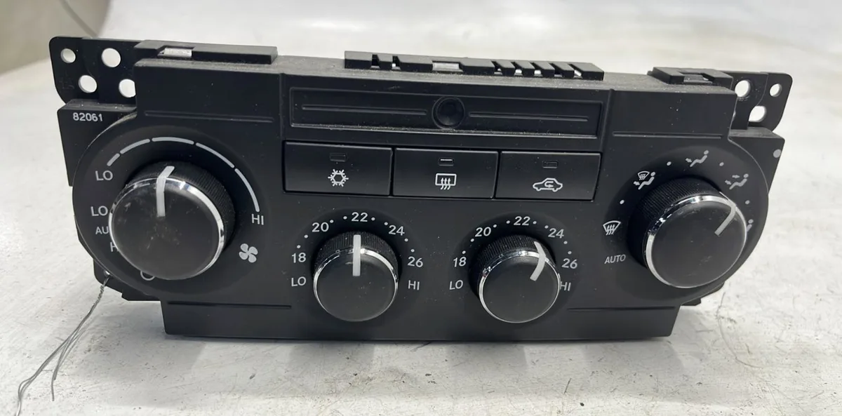 Commande de chauffage Jeep GRAND CHEROKEE III (WH, WK) 3.0 crd 4x4 (2005-2010) occasion