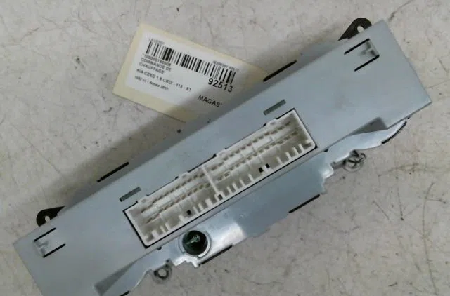 Commande de chauffage Kia CEE'D 3-5 portes (ED) 1.6 crdi 115 (2006-2012) occasion — photo 2