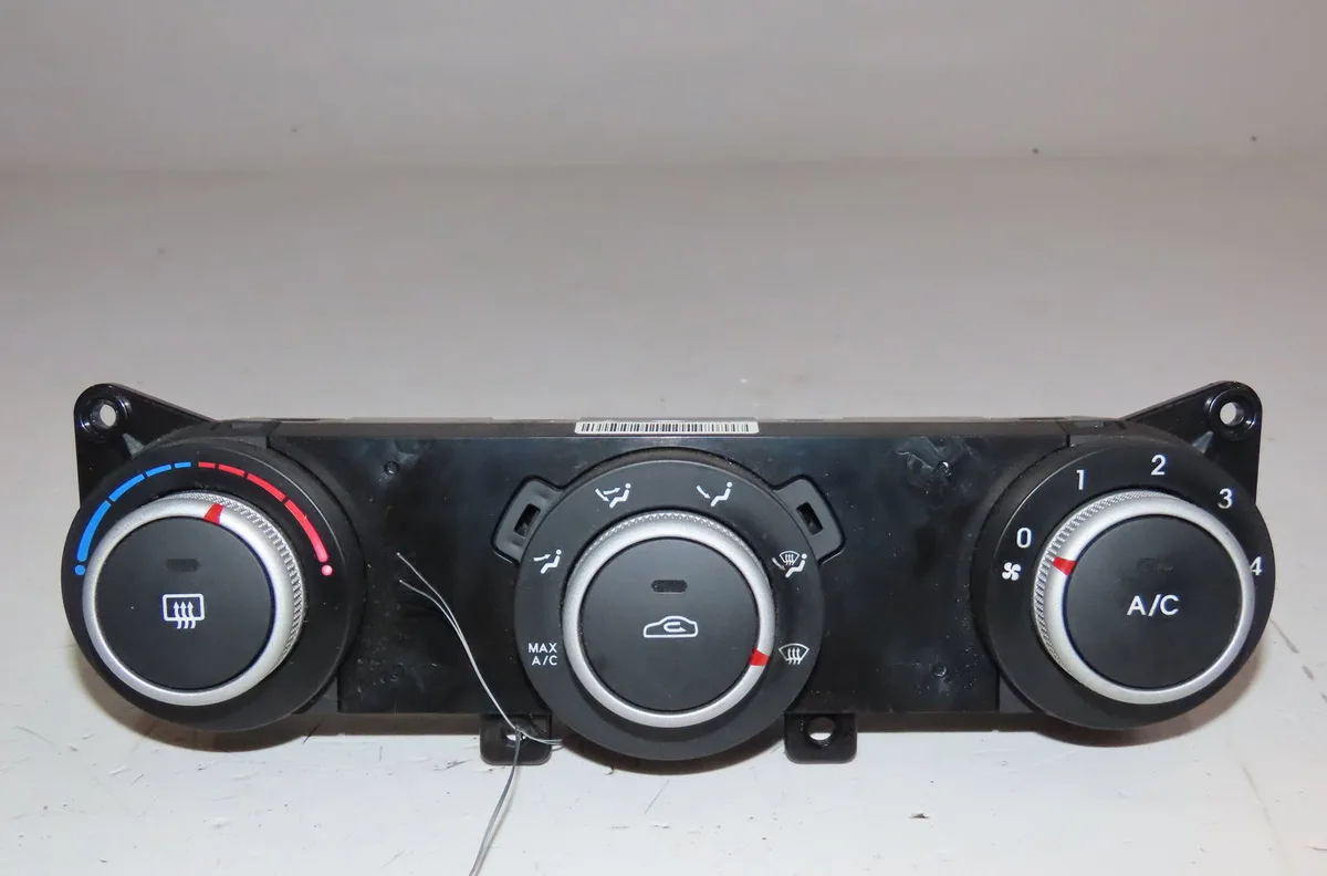 Commande de chauffage Kia CEE'D 3-5 portes (ED) 1.6 crdi 115 (2006-2012) occasion