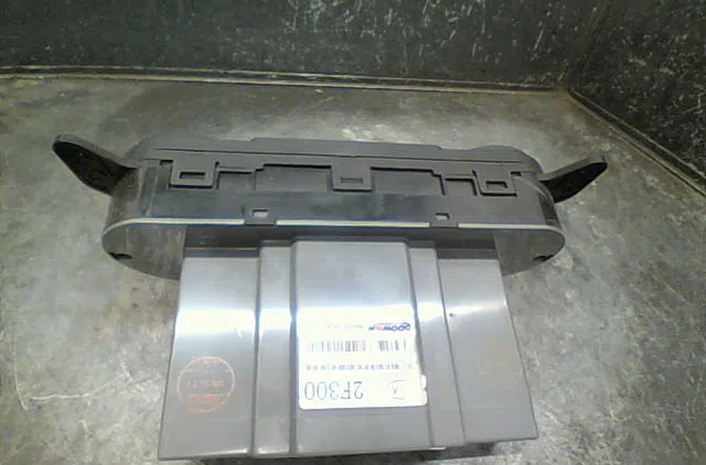 Commande de chauffage Kia CERATO I 3-5 portes (LD) 2.0 crdi (2004-2006) occasion