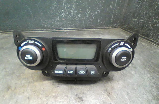 Commande de chauffage Kia CERATO I 3-5 portes (LD) 2.0 crdi (2004-2006) occasion