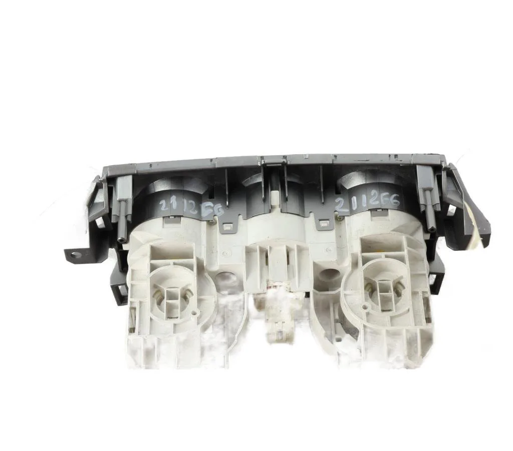 Commande de chauffage Mazda 3 A trois volumes (BL) 1.6 mzr cd (bl12) (2008-2013) occasion