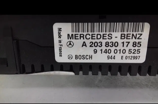 Commande de chauffage Mercedes-benz CLASSE C (W203) C 220 cdi (203.006) (2000-2007) 4 portes occasion