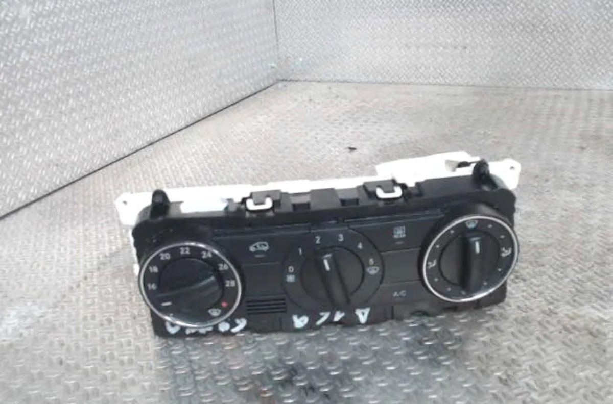 Commande de chauffage MERCEDES CLASSE A 169  CLASSE A 169 PHASE 2 occasion