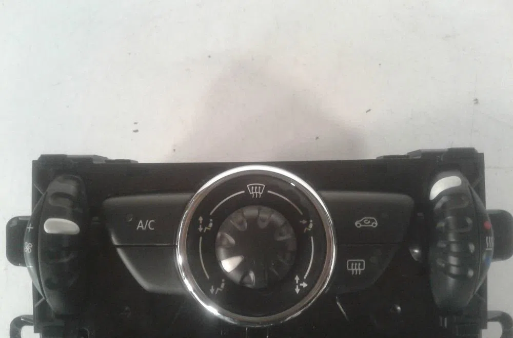 Commande de chauffage MINI MINI 2 R56 2012 occasion