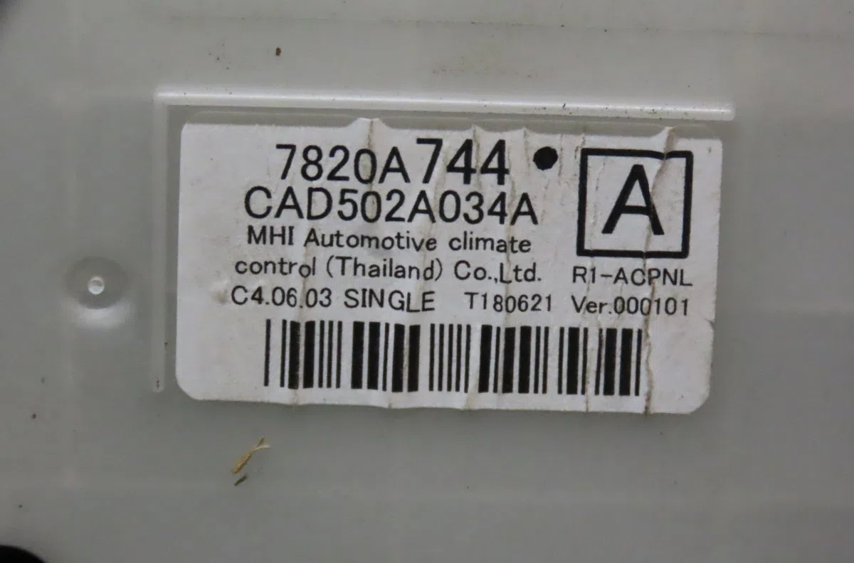 Commande de chauffage Mitsubishi L200 - TRITON (KJ_, KK_, KL_) 2.4 di-d 4wd (kl1t) (2014) 4 portes occasion
