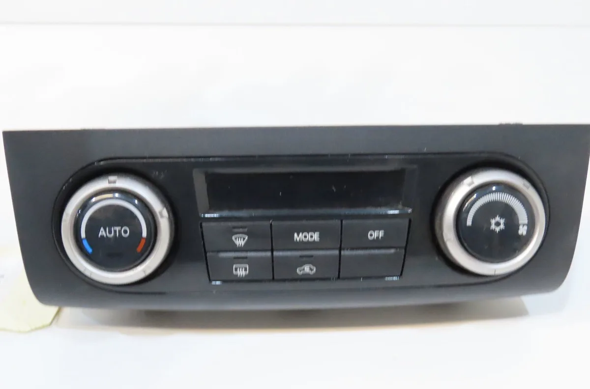 Commande de chauffage Mitsubishi PAJERO IV (V8_W, V9_W) 3.2 di-d (v88w, v98w) (2007) occasion