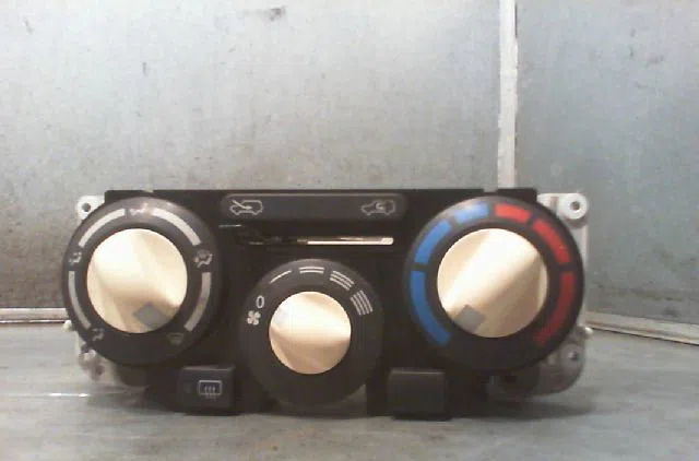 Commande de chauffage NISSAN MICRA 2003 occasion