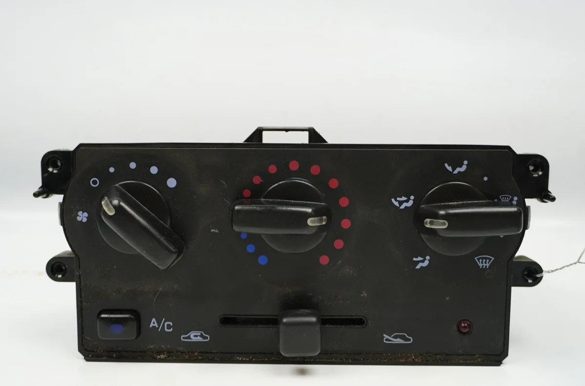 Commande de chauffage Nissan MICRA II (K11) 1.0 i 16v (1992-2000) occasion