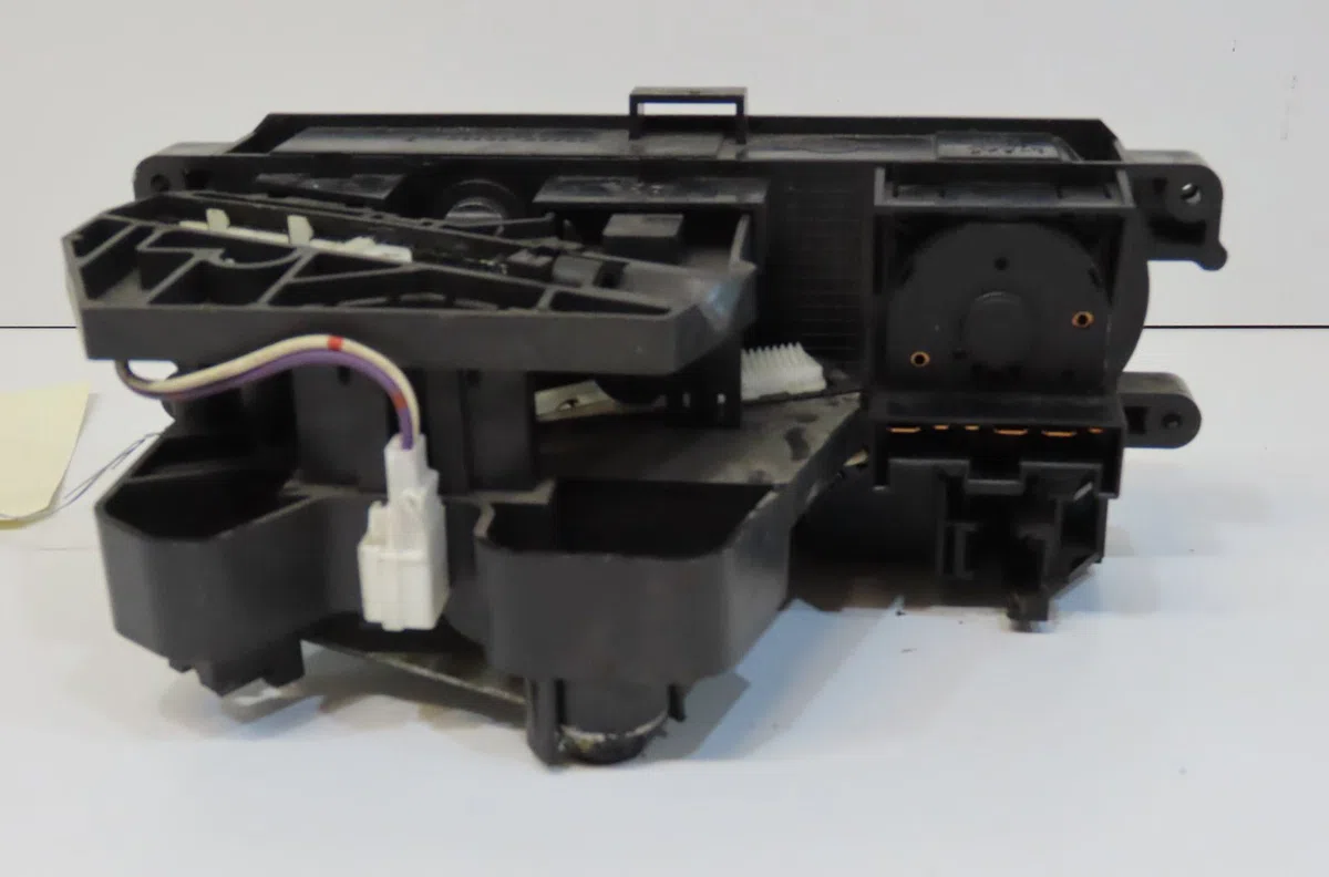 Commande de chauffage Nissan MICRA II (K11) 1.0 i 16v (1992-2000) occasion