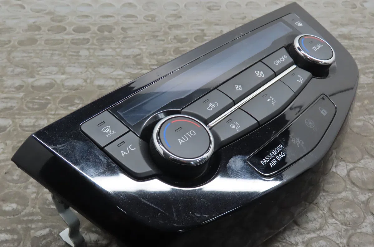 Commande de chauffage Nissan QASHQAI II SUV (J11, J11_) 1.6 dci all mode 4x4-i (2013) occasion