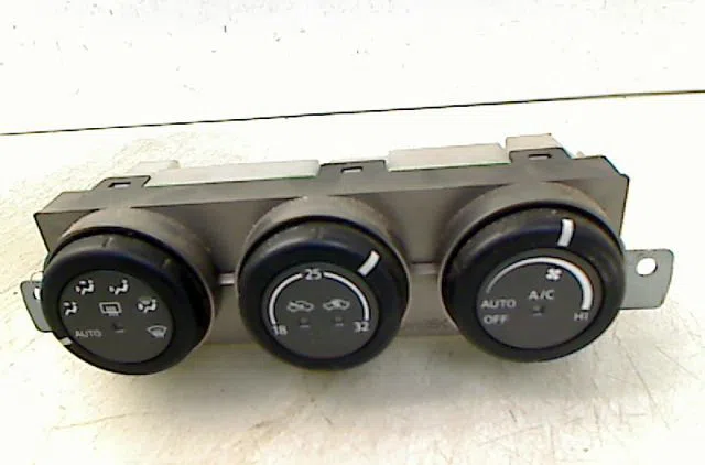 Commande de chauffage Nissan X-TRAIL I (T30) 2.2 dci 4x4 (2001-2008) 5 portes occasion