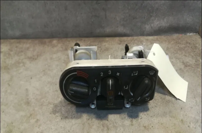 Commande de chauffage Opel ASTRA F 3-5 portes (T92) 1.7 d (f08, m08, f68, m68) (1991-1992) occasion