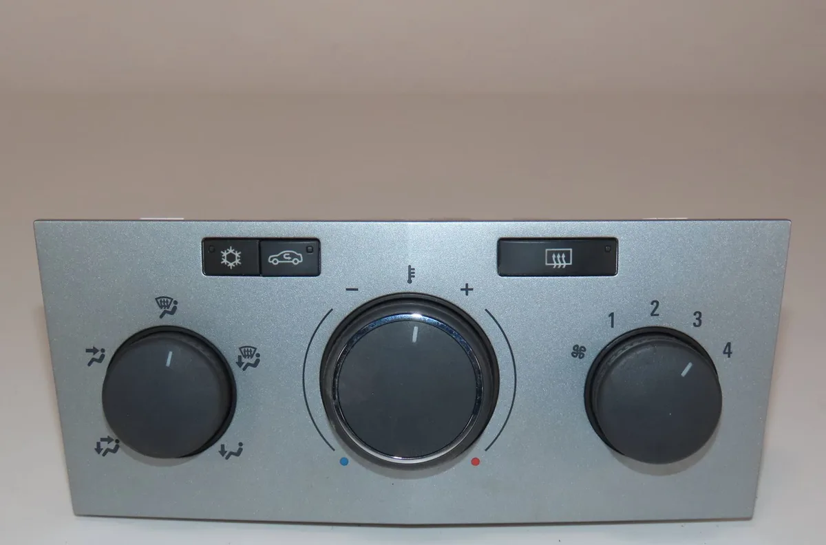 Commande de chauffage Opel ASTRA H GTC (A04) 1.6 (l08) (2005-2010) occasion