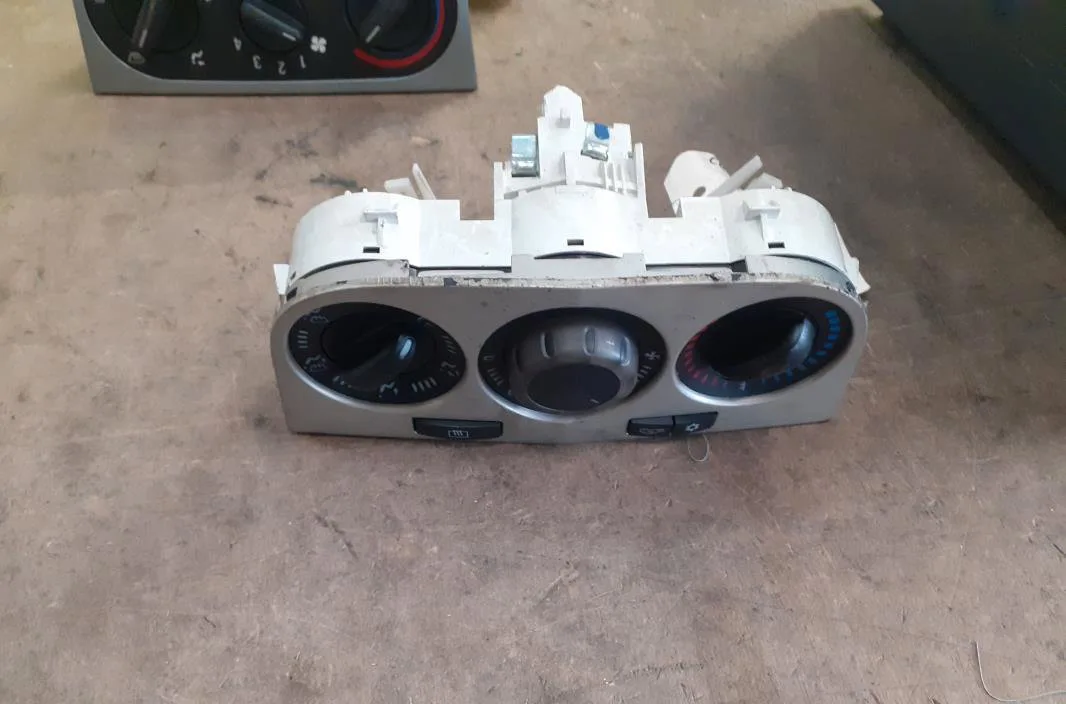 Commande de chauffage Opel CORSA D (S07) 1.3 cdti (l08, l68) (2006-2014) 3 portes occasion