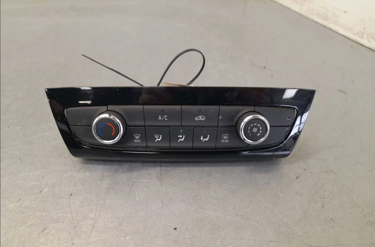 Commande de chauffage Opel CORSA F 1.2 (68) (2019) occasion
