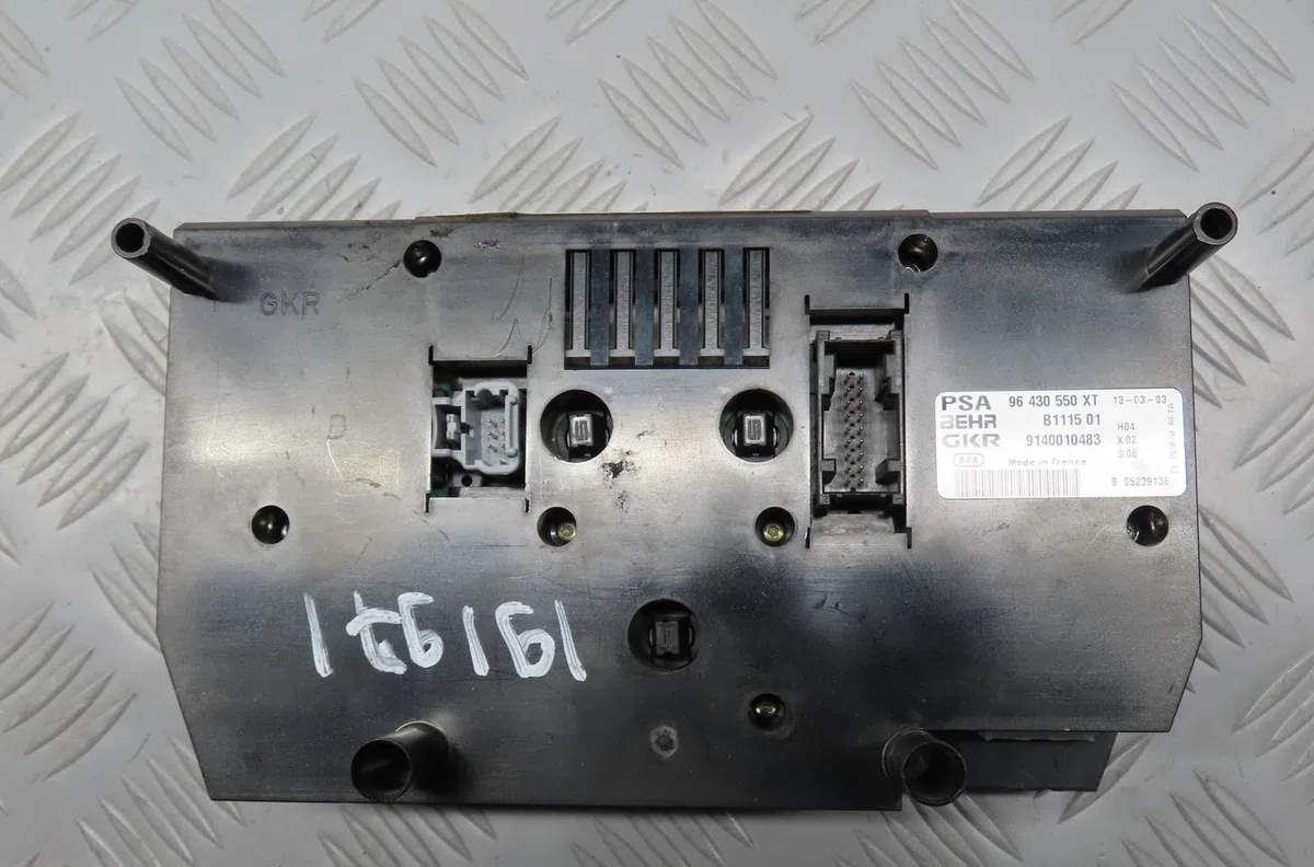 Commande de chauffage Peugeot 206 3-5 portes (2A-C) 2.0 rc (2003-2007) occasion