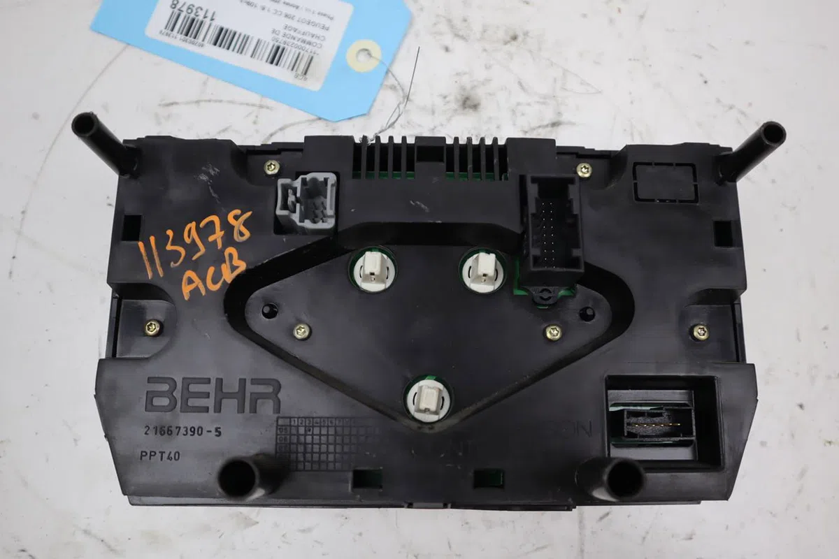 Commande de chauffage Peugeot 206 CC (2D) 1.6 16v (2dnfuf, 2dnfur) (2000-2007) 2 portes occasion