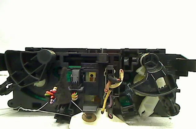 Commande de chauffage Peugeot 207-207 (WA_, WC_) 1.4 16v (2006-2013) 3 portes occasion