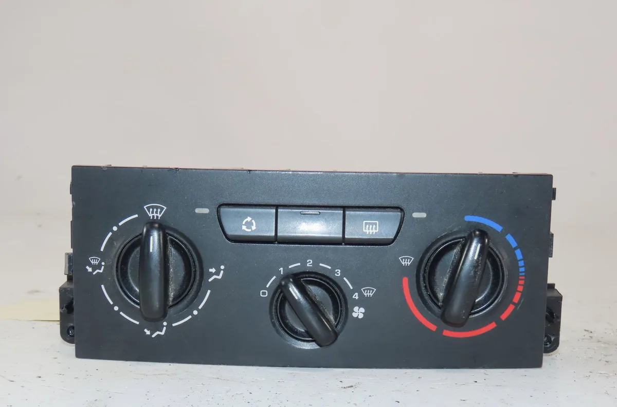 Commande de chauffage Peugeot 207-207 (WA_, WC_) 1.4 16v (2006-2013) 3 portes occasion