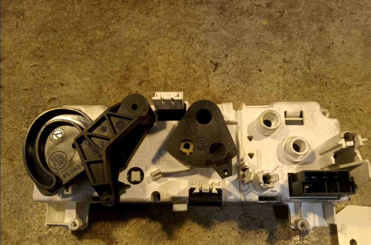 Commande de chauffage Peugeot 306 3-5 portes (7A, 7C, N3, N5) 1.4 (1993-2001) 5 portes occasion