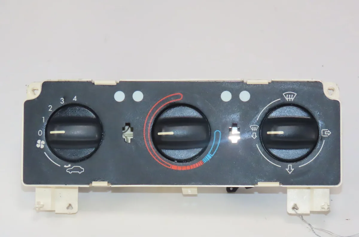 Commande de chauffage Peugeot 306 3-5 portes (7A, 7C, N3, N5) 1.9 d (1994-2001) occasion
