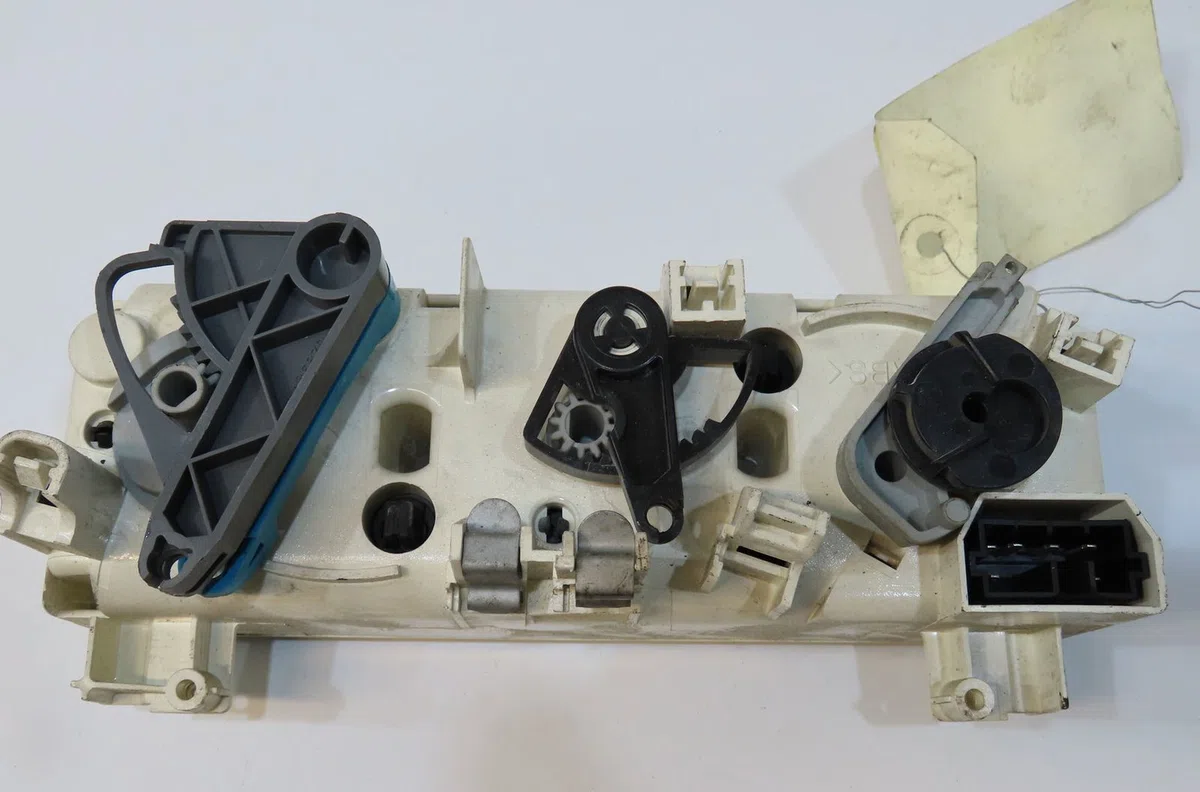 Commande de chauffage Peugeot 306 3-5 portes (7A, 7C, N3, N5) 1.9 dt (1993-2001) occasion