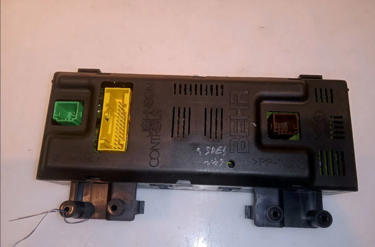 Commande de chauffage Peugeot 307 CC (3B) 1.6 16v (2003-2009) 2 portes occasion