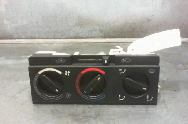 Commande de chauffage PEUGEOT 405 Phase 1 07-1987--06-1992 occasion