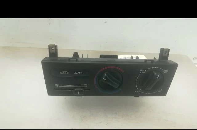 Commande de chauffage Peugeot 406 (8B) 1.9 td (1996-2004) occasion