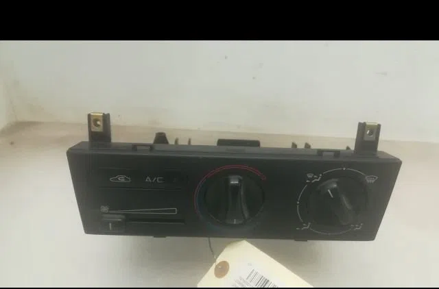 Commande de chauffage Peugeot 406 Coupé (8C) 2.0 16v (1997-2004) 2 portes occasion