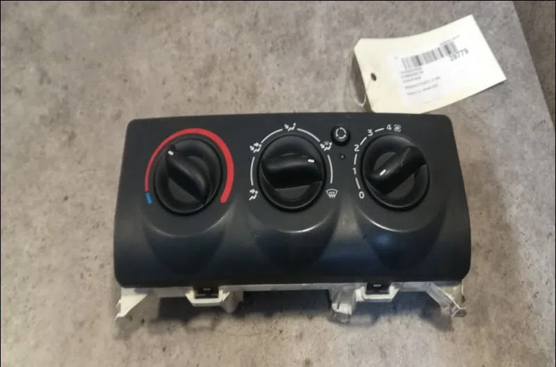 Commande de chauffage Renault CLIO II (BB_, CB_) 1.2 16v (bb05, bb0w, bb11, bb27, bb2t, bb2u, bb2v, cb05,... (2001-2016)