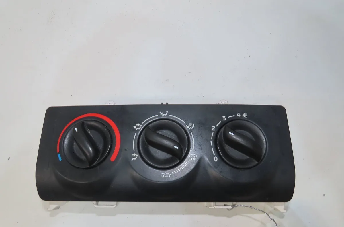 Commande de chauffage Renault CLIO II (BB_, CB_) 1.5 dci (b-cb3m) (2005-2010) 3 portes occasion