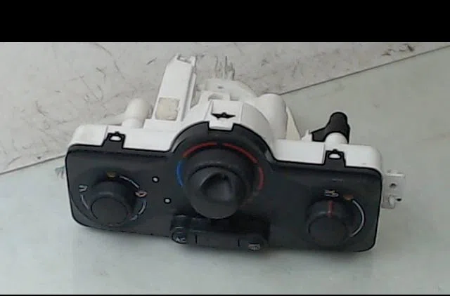 Commande de chauffage Renault CLIO III (BR0-1, CR0-1) 1.5 dci (br17, cr17) (2005-2012) 5 portes occasion