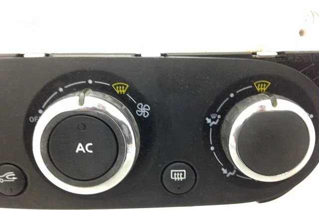 Commande de chauffage RENAULT CLIO IV 2014 occasion